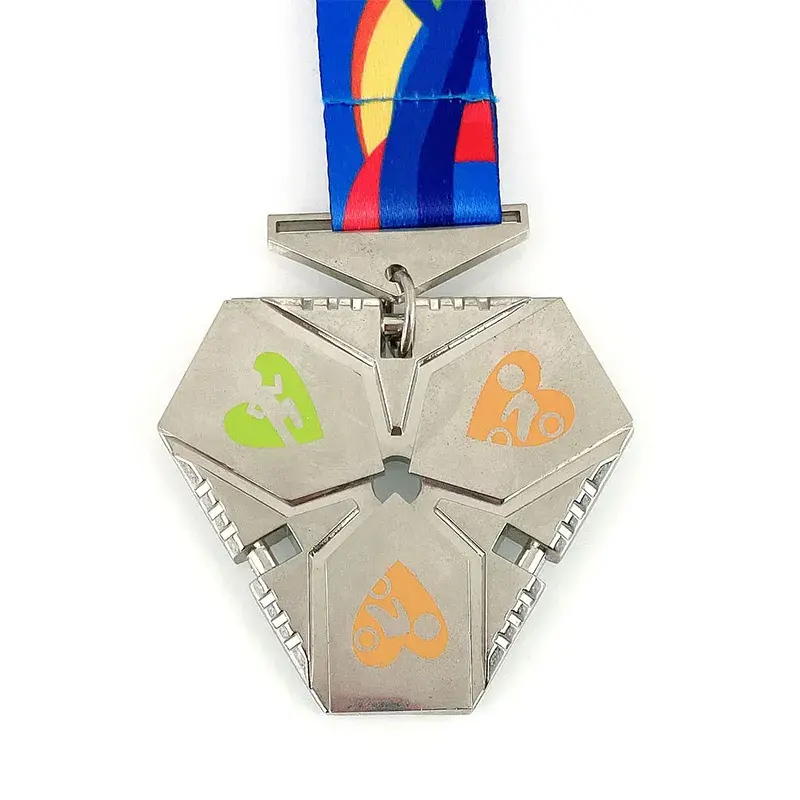 Medaglia da triathlon personalizzata con logo stampato