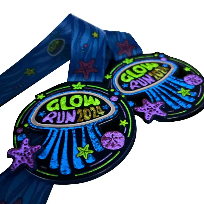 2.75 Inches Metallic Personalized Dark Glow Run Medal (Médaille de course à pied personnalisée)